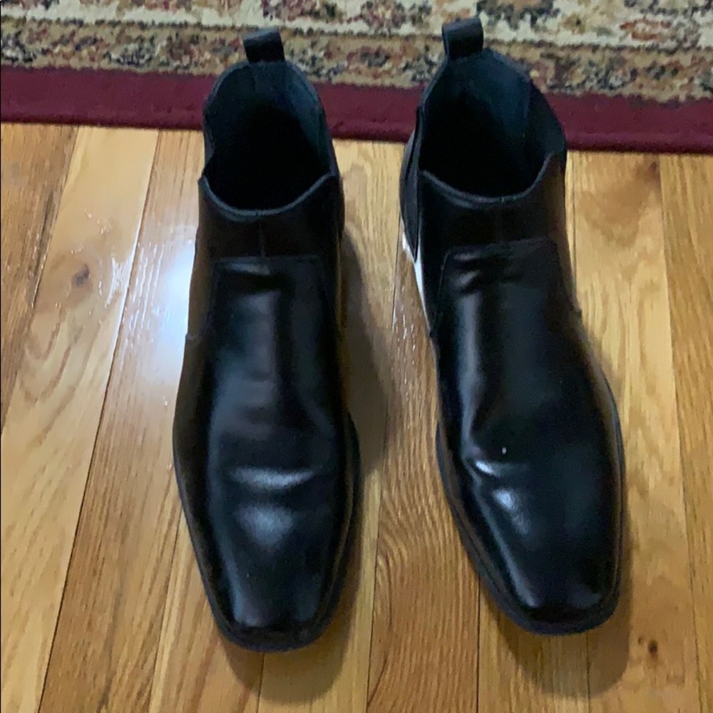 Men’s black boots like new